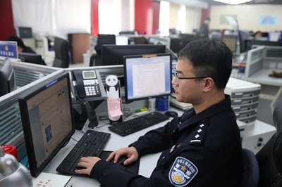 揭秘上海网警团队 90后成主力，高学历人才守护网络安全